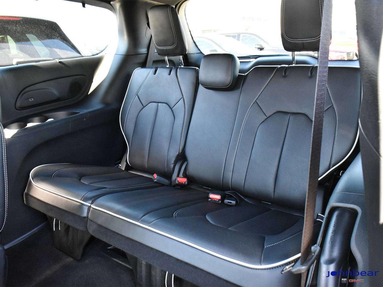 2026 Chrysler Pacifica Limited Photo