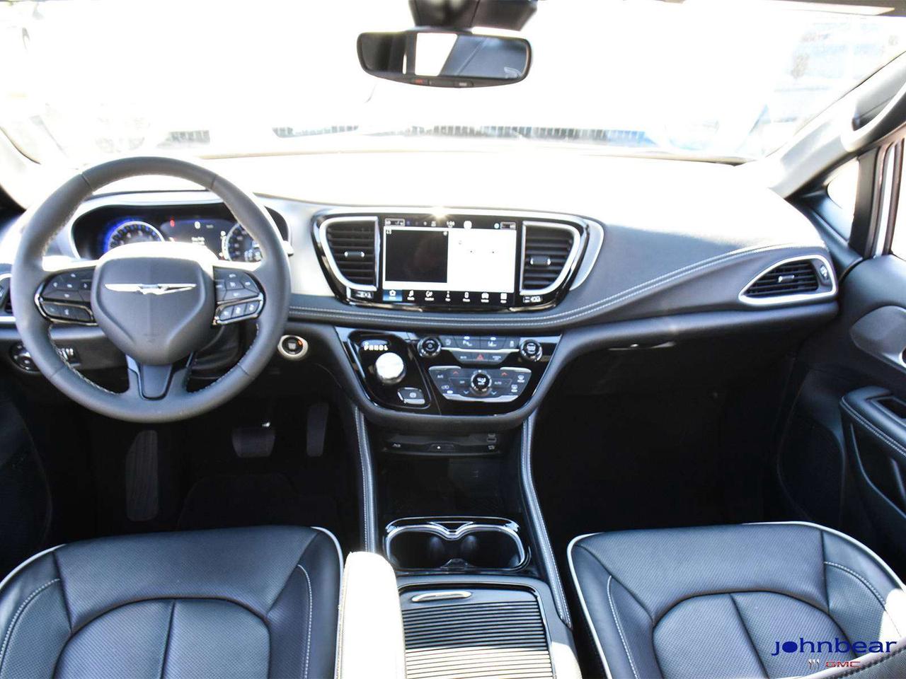 2026 Chrysler Pacifica Limited Photo