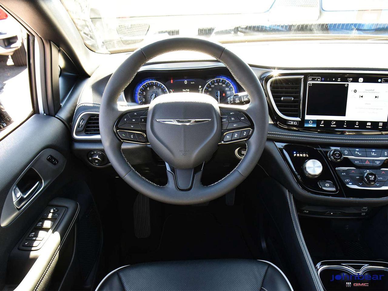 2026 Chrysler Pacifica Limited Photo