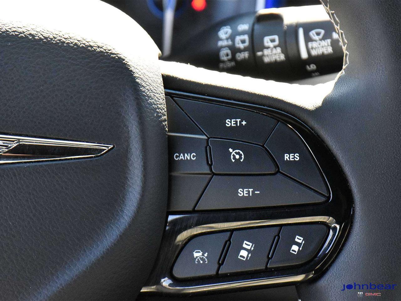 2026 Chrysler Pacifica Limited Photo