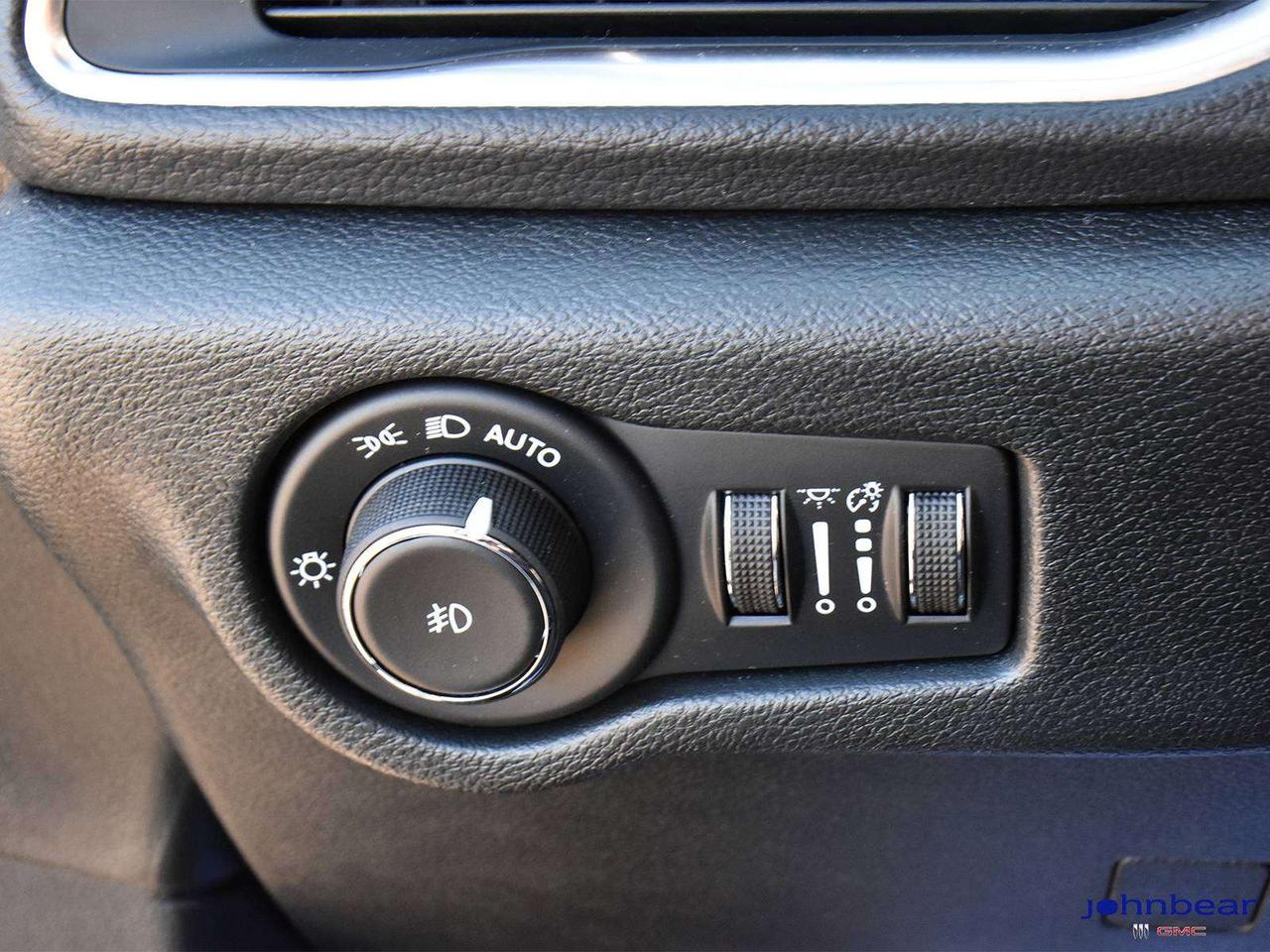 2026 Chrysler Pacifica Limited Photo