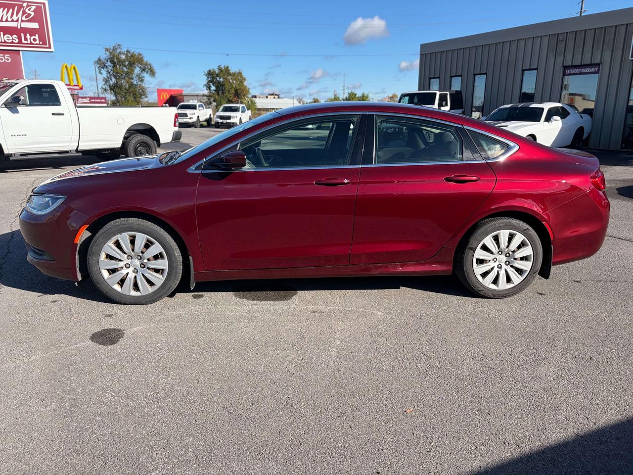 2015 Chrysler 200 LX CALL NAPANEE 613-354-2100 Photo5