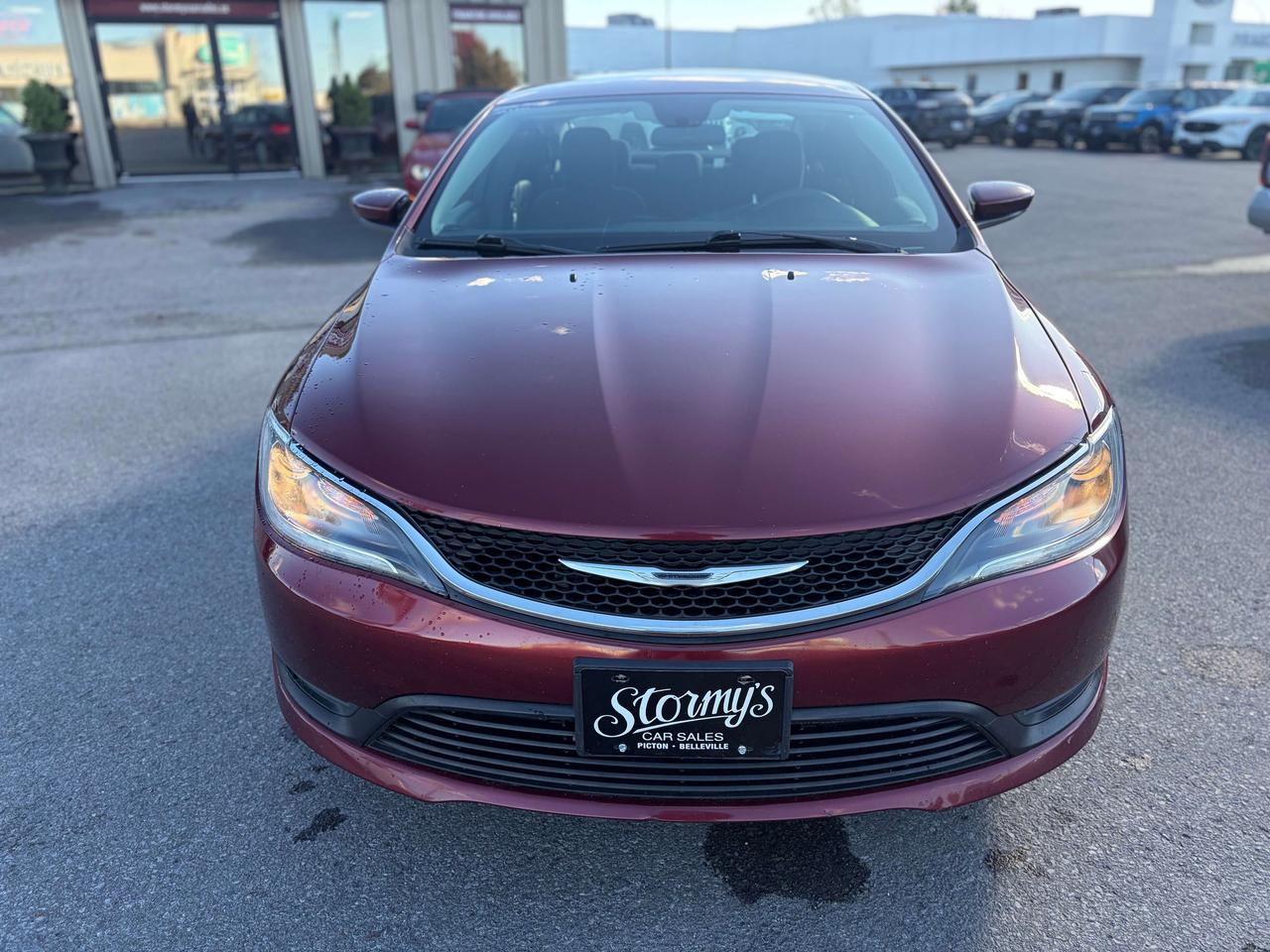 2015 Chrysler 200 LX CALL NAPANEE 613-354-2100 Photo