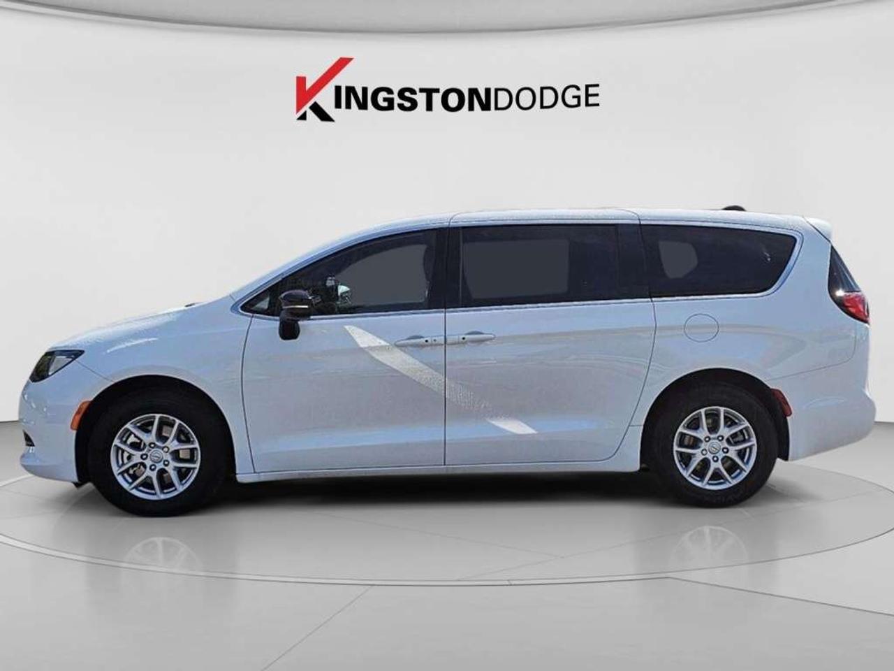 2025 Chrysler Grand Caravan SXT   Service Loaner Photo5