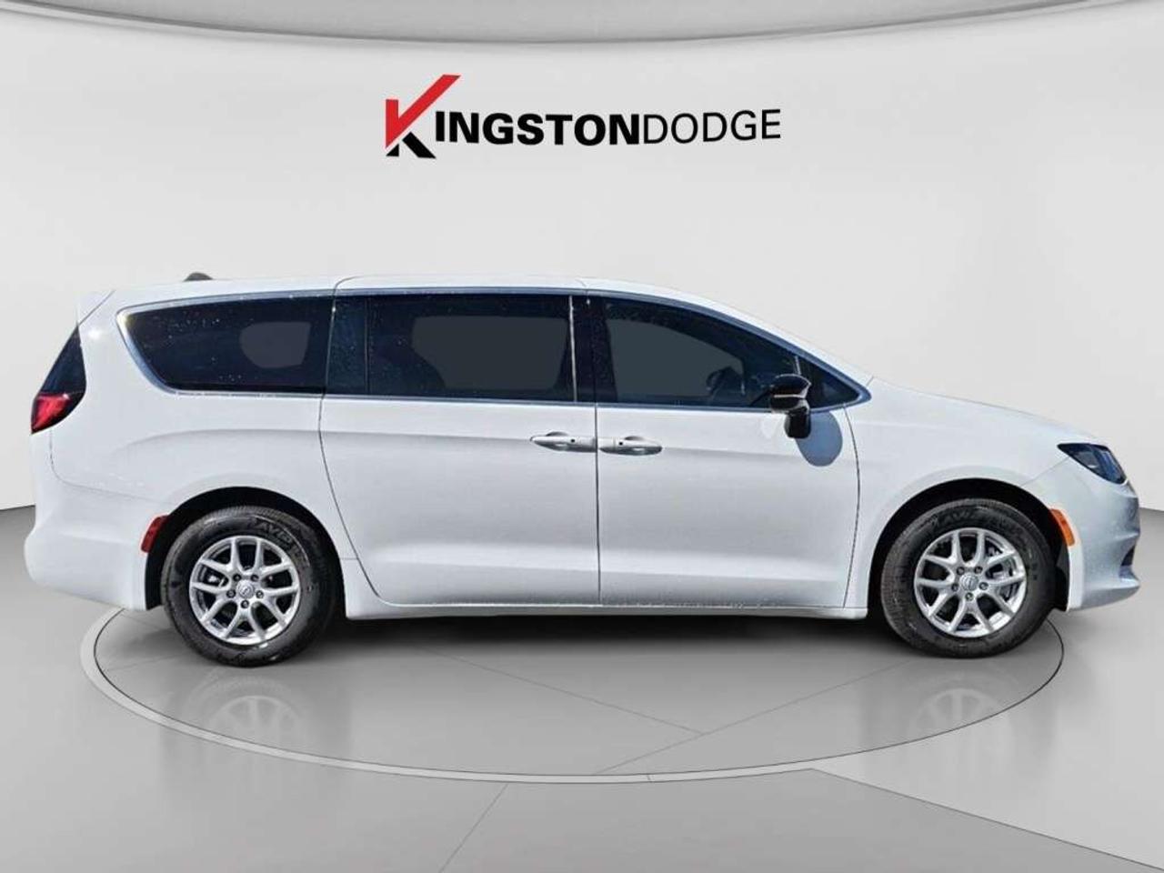 2025 Chrysler Grand Caravan SXT   Service Loaner Photo