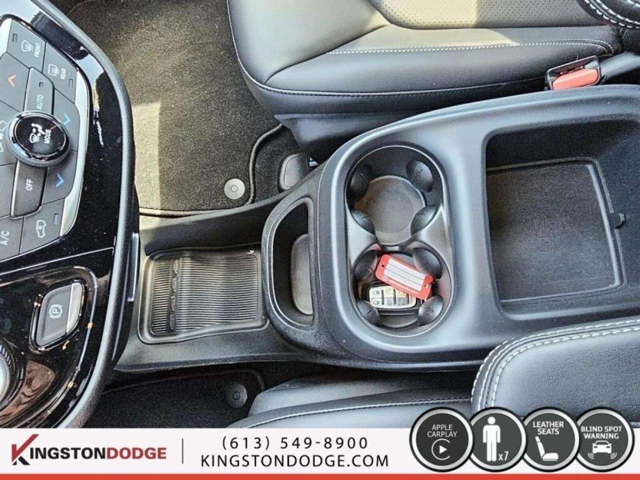 2025 Chrysler Grand Caravan SXT   Service Loaner Photo