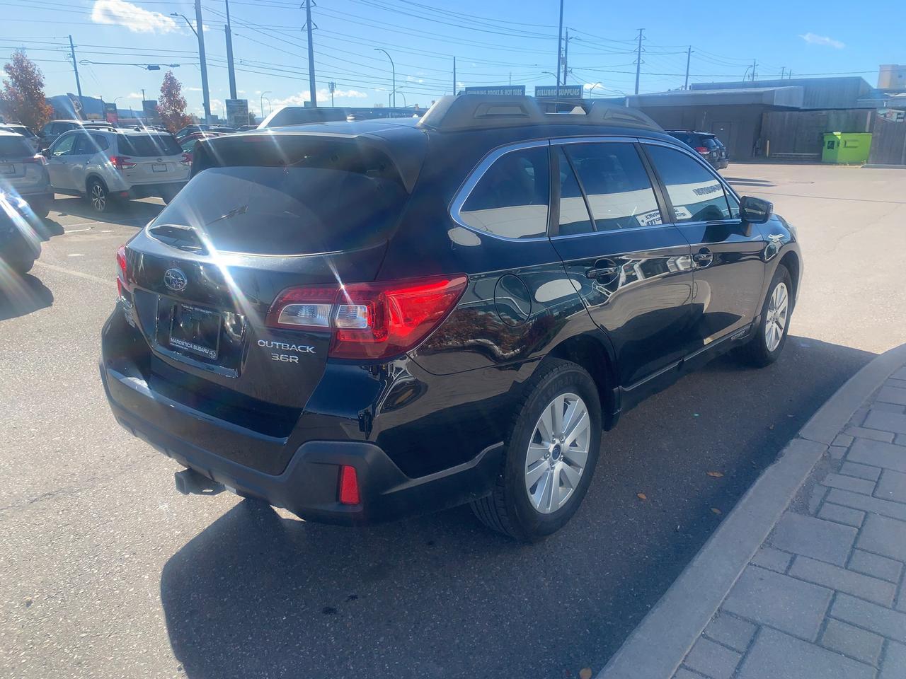2019 Subaru Outback 3.6R Touring (CVT) 4dr All-Wheel Drive Photo4
