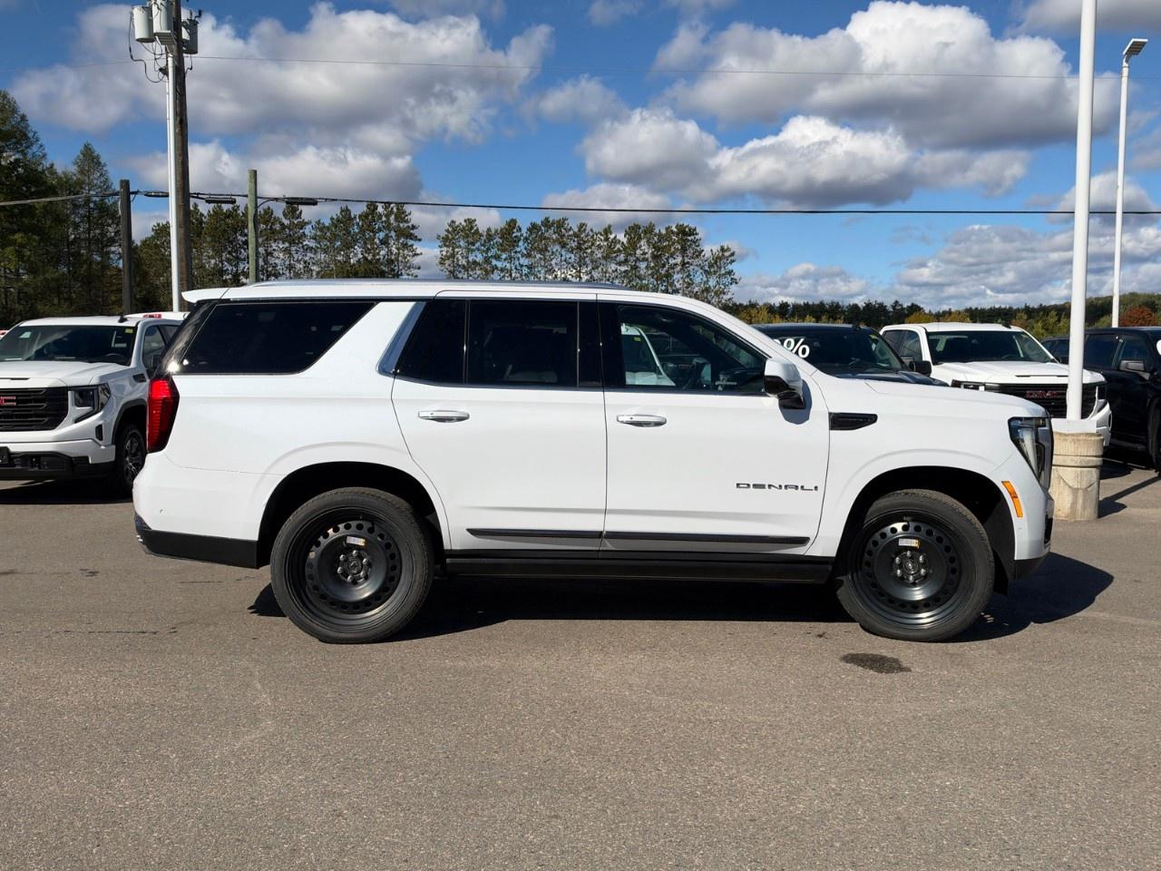 2027 GMC Yukon 4WD 4dr Denali Ultimate Photo3