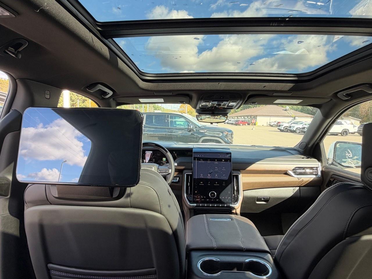 2027 GMC Yukon 4WD 4dr Denali Ultimate Photo