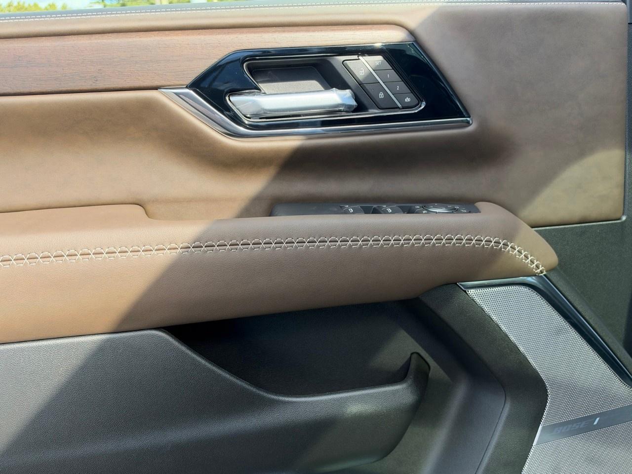 2027 GMC Yukon 4WD 4dr Denali Ultimate Photo