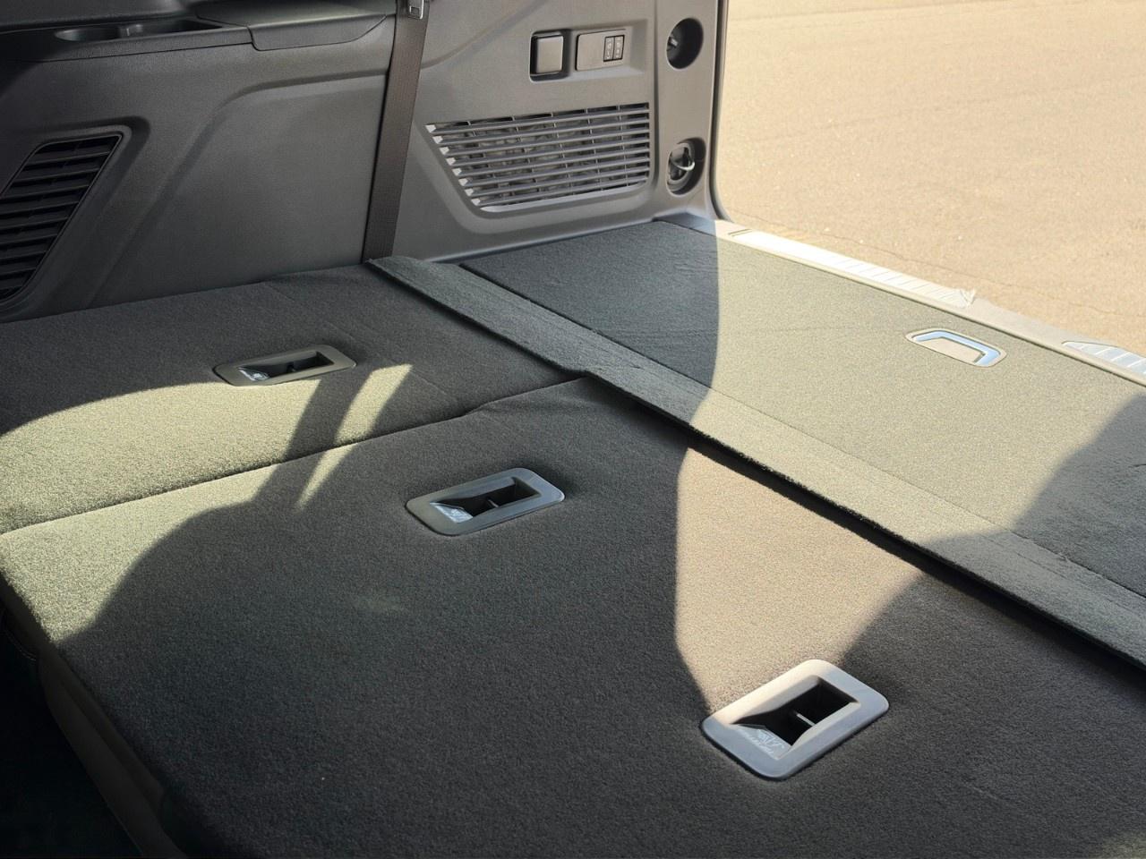 2027 GMC Yukon 4WD 4dr Denali Ultimate Photo