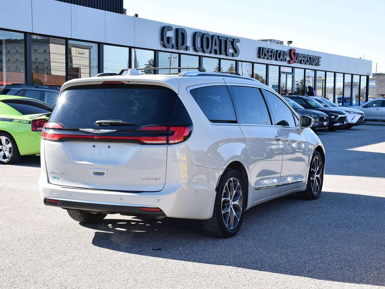 2021 Chrysler Pacifica Limited ~Nav ~Cam ~Leather ~Moonroof ~Blind Spot Photo