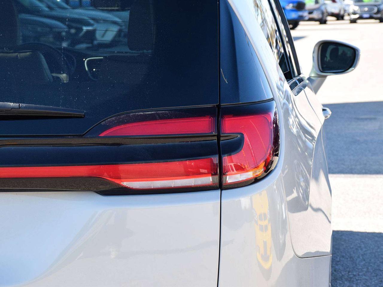 2021 Chrysler Pacifica Limited ~Nav ~Cam ~Leather ~Moonroof ~Blind Spot Photo