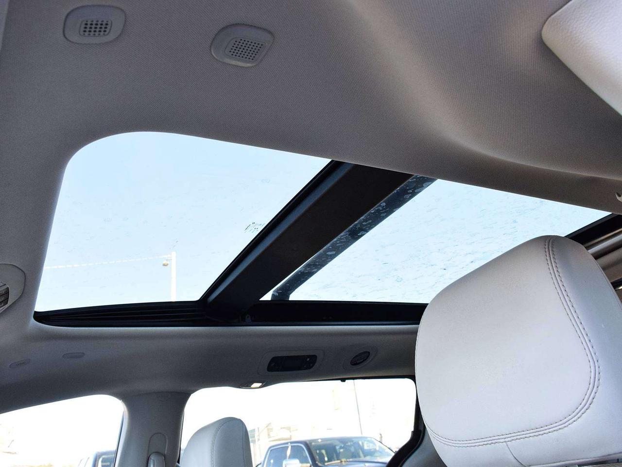 2021 Chrysler Pacifica Limited ~Nav ~Cam ~Leather ~Moonroof ~Blind Spot Photo
