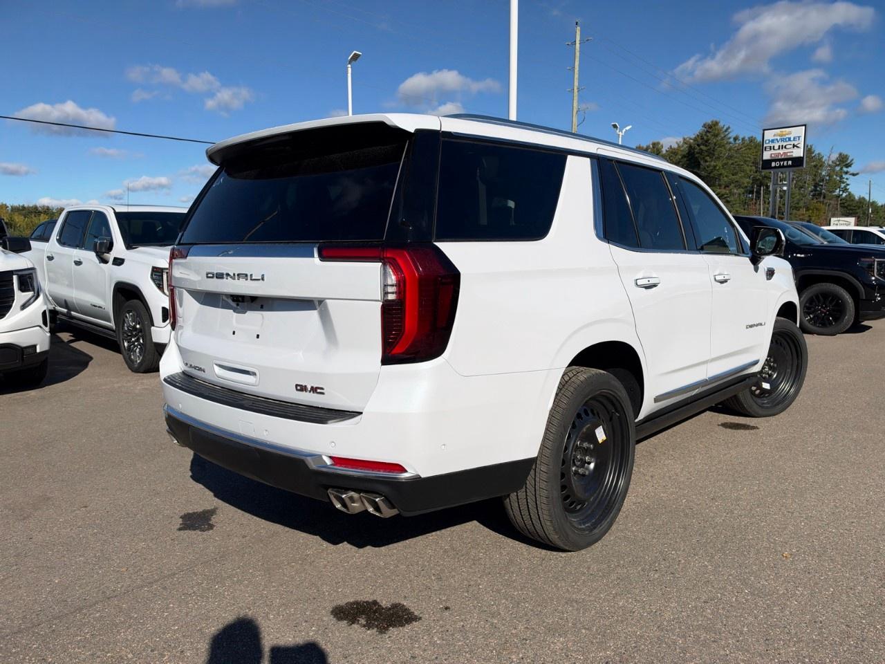 2027 GMC Yukon 4WD 4dr Denali Photo4