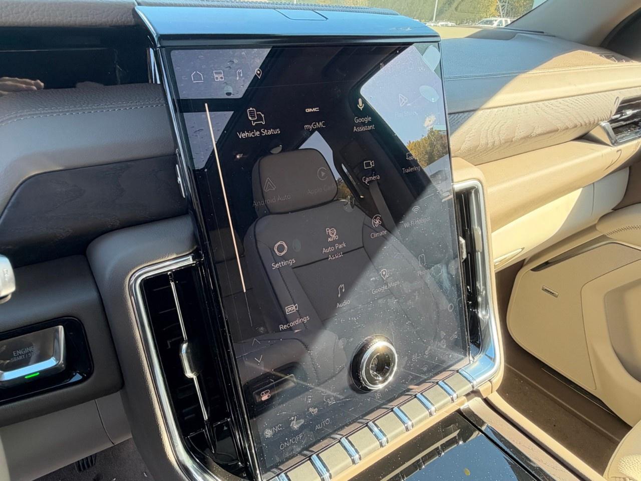 2027 GMC Yukon 4WD 4dr Denali Photo