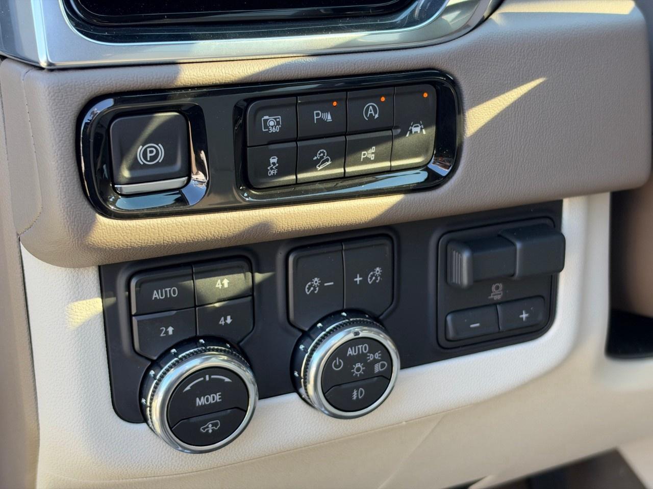 2027 GMC Yukon 4WD 4dr Denali Photo