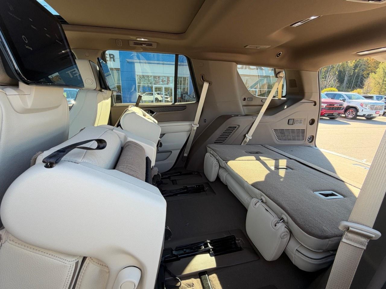 2027 GMC Yukon 4WD 4dr Denali Photo