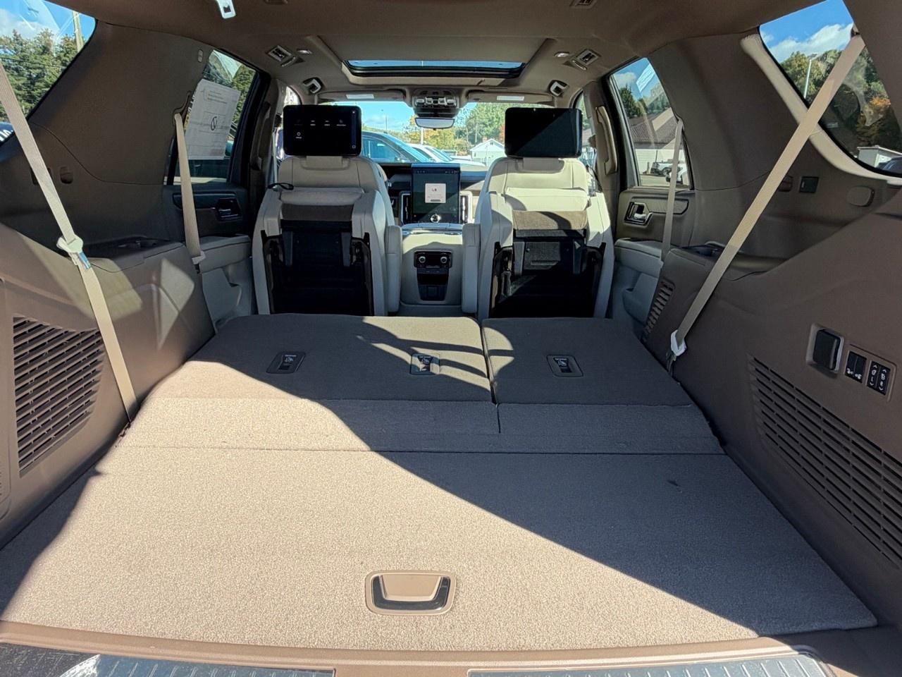 2027 GMC Yukon 4WD 4dr Denali Photo