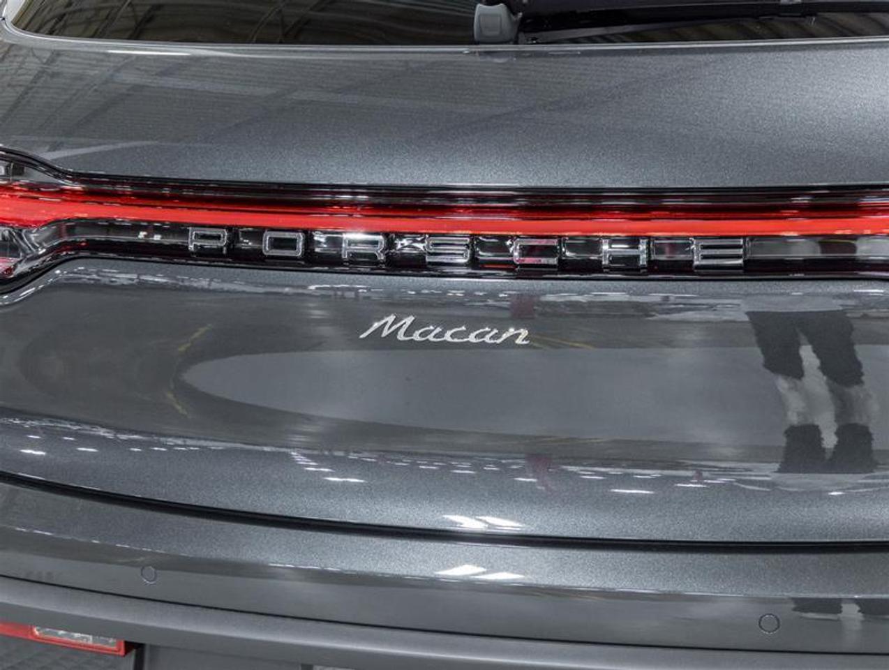 2026 Porsche Macan  Photo