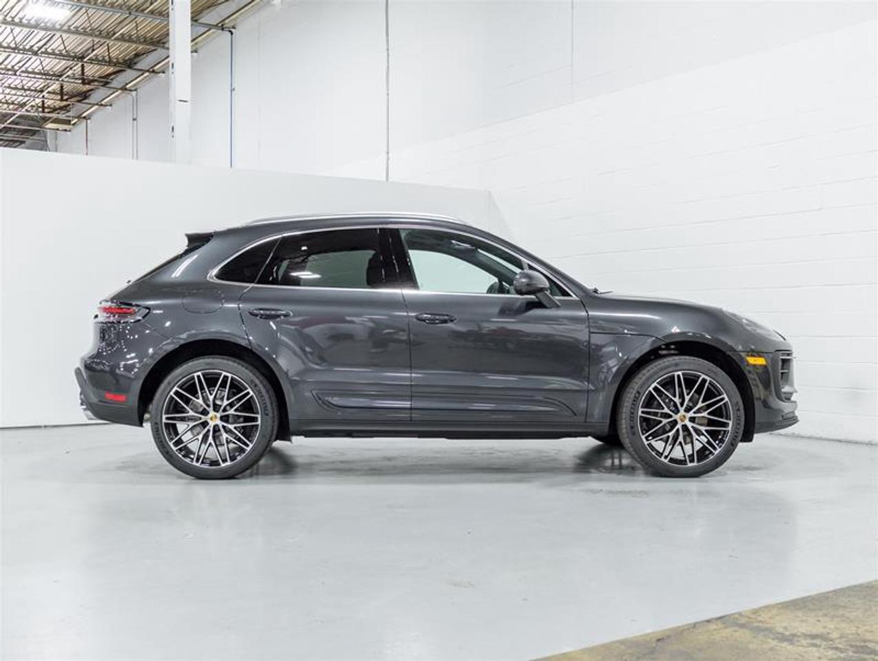 2026 Porsche Macan  Photo