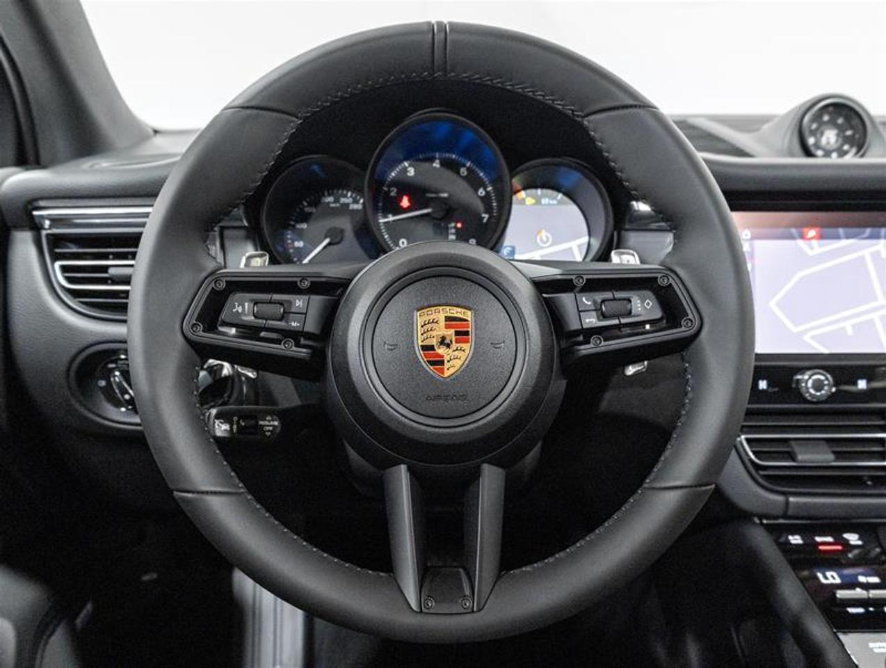 2026 Porsche Macan  Photo