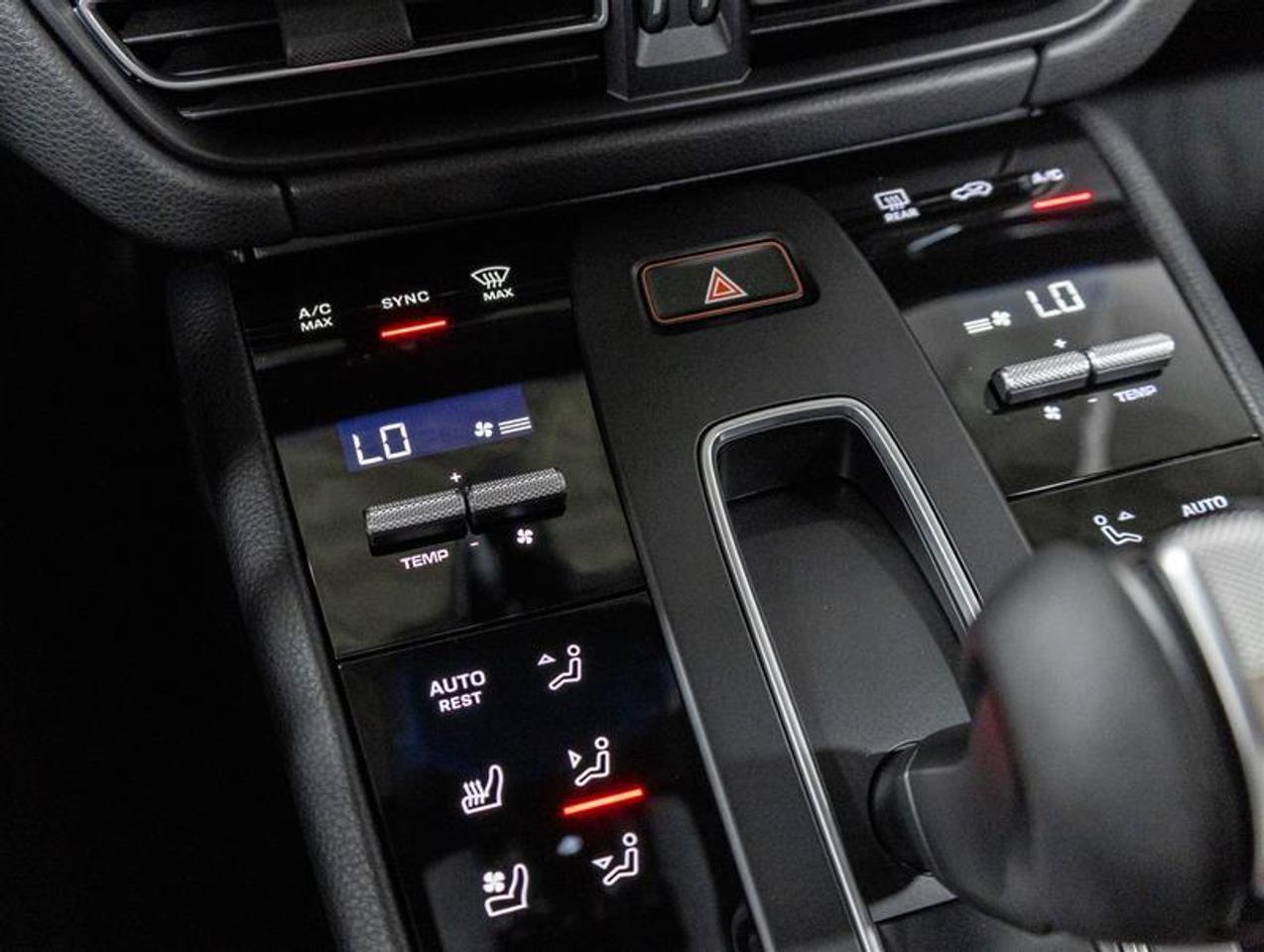 2026 Porsche Macan  Photo