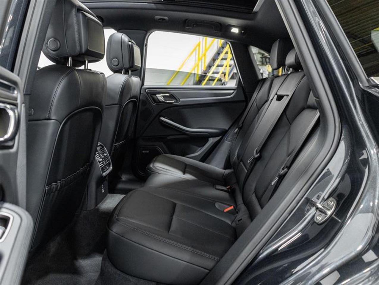 2026 Porsche Macan  Photo