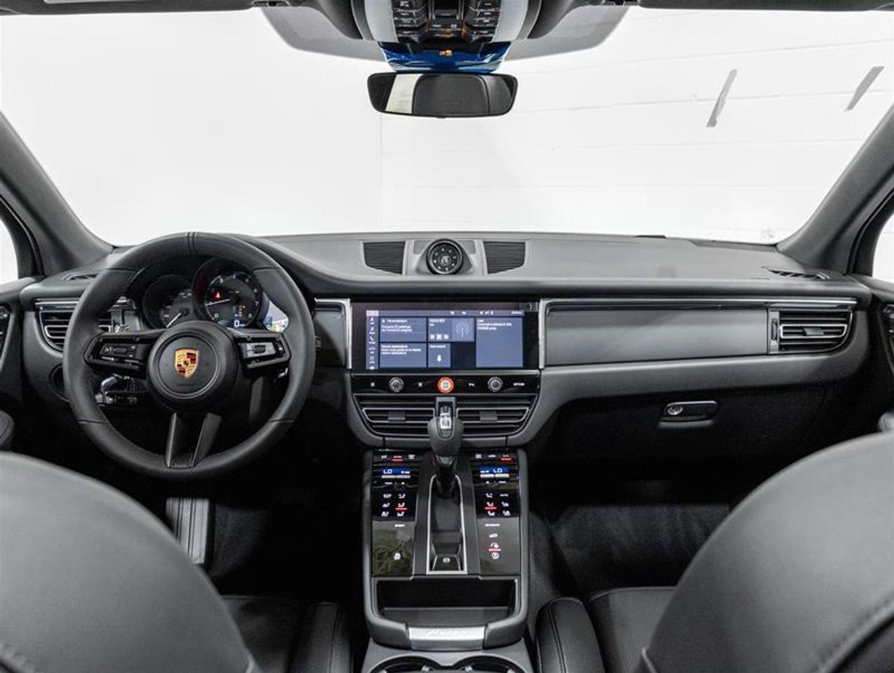 2026 Porsche Macan  Photo