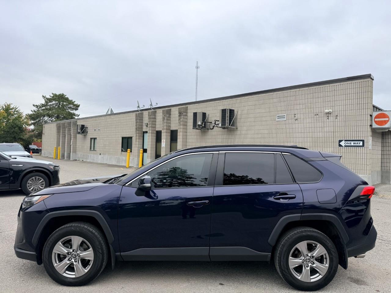 2023 Toyota RAV4 XLE 4dr All-wheel Drive Photo