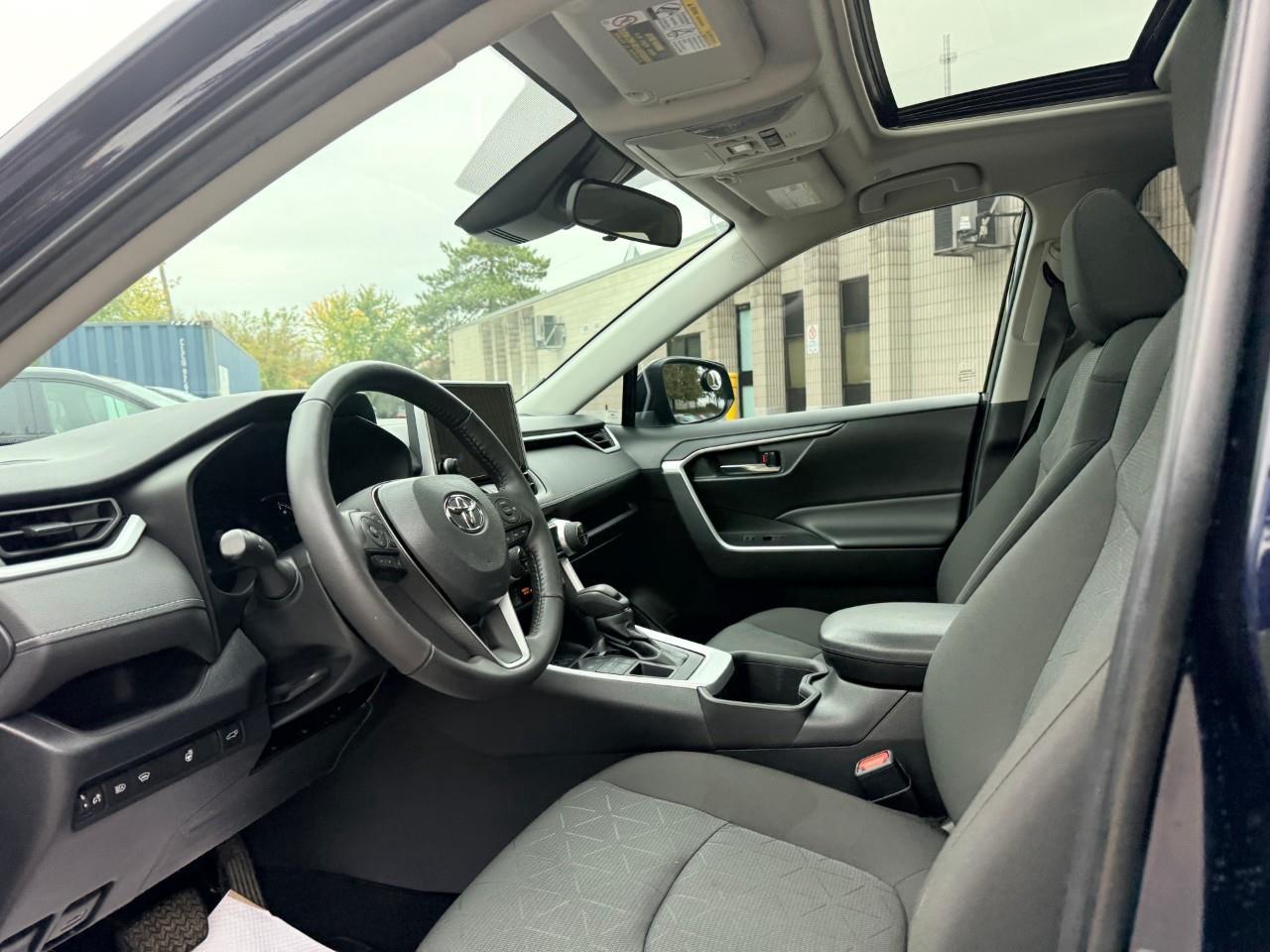 2023 Toyota RAV4 XLE 4dr All-wheel Drive Photo