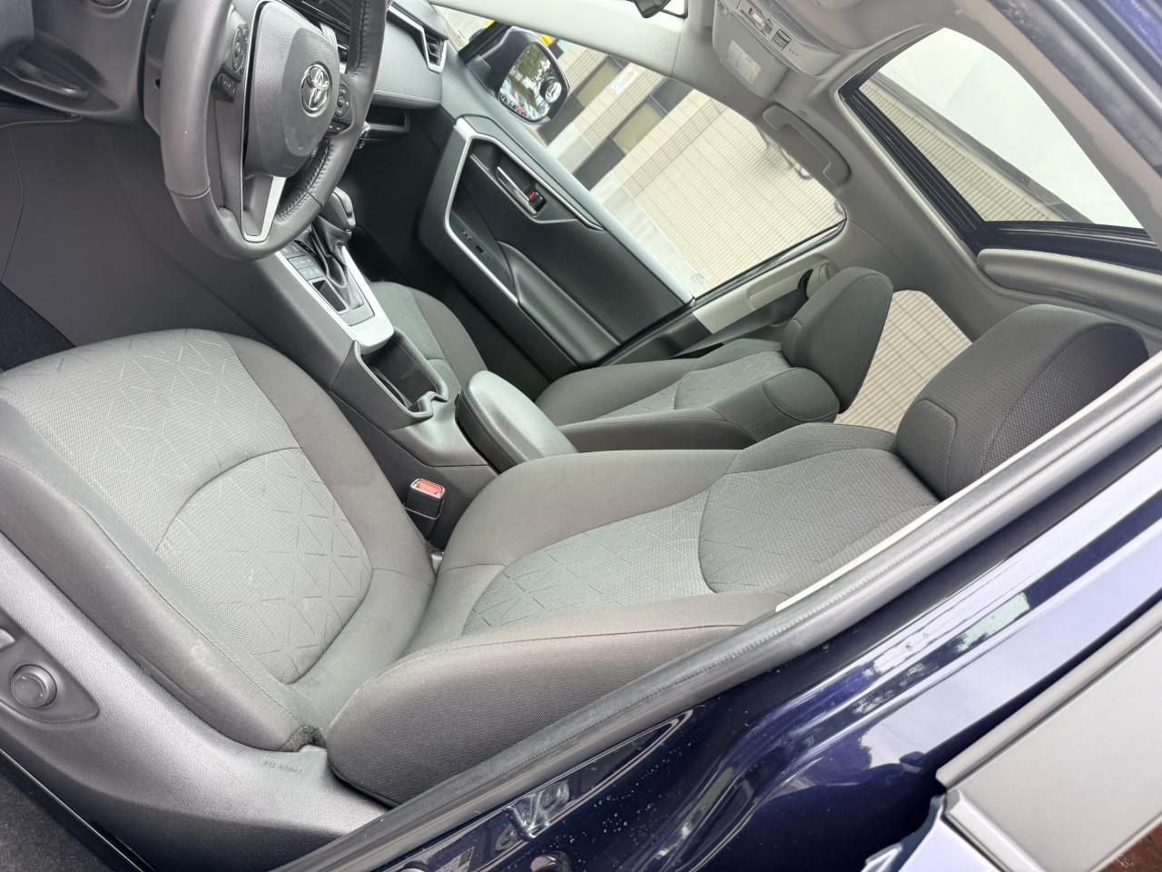 2023 Toyota RAV4 XLE 4dr All-wheel Drive Photo