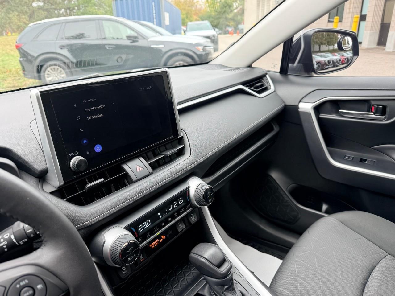 2023 Toyota RAV4 XLE 4dr All-wheel Drive Photo