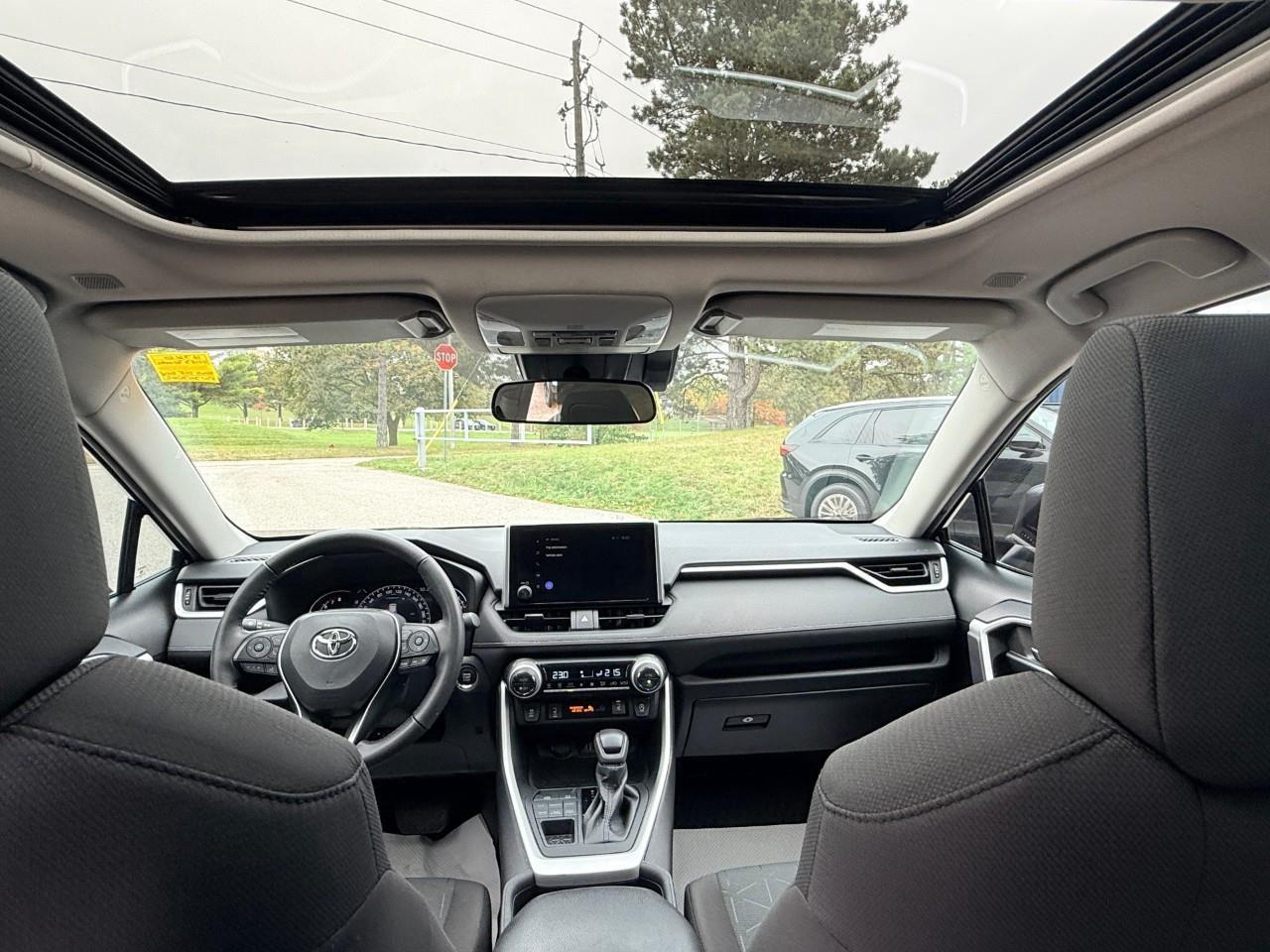 2023 Toyota RAV4 XLE 4dr All-wheel Drive Photo