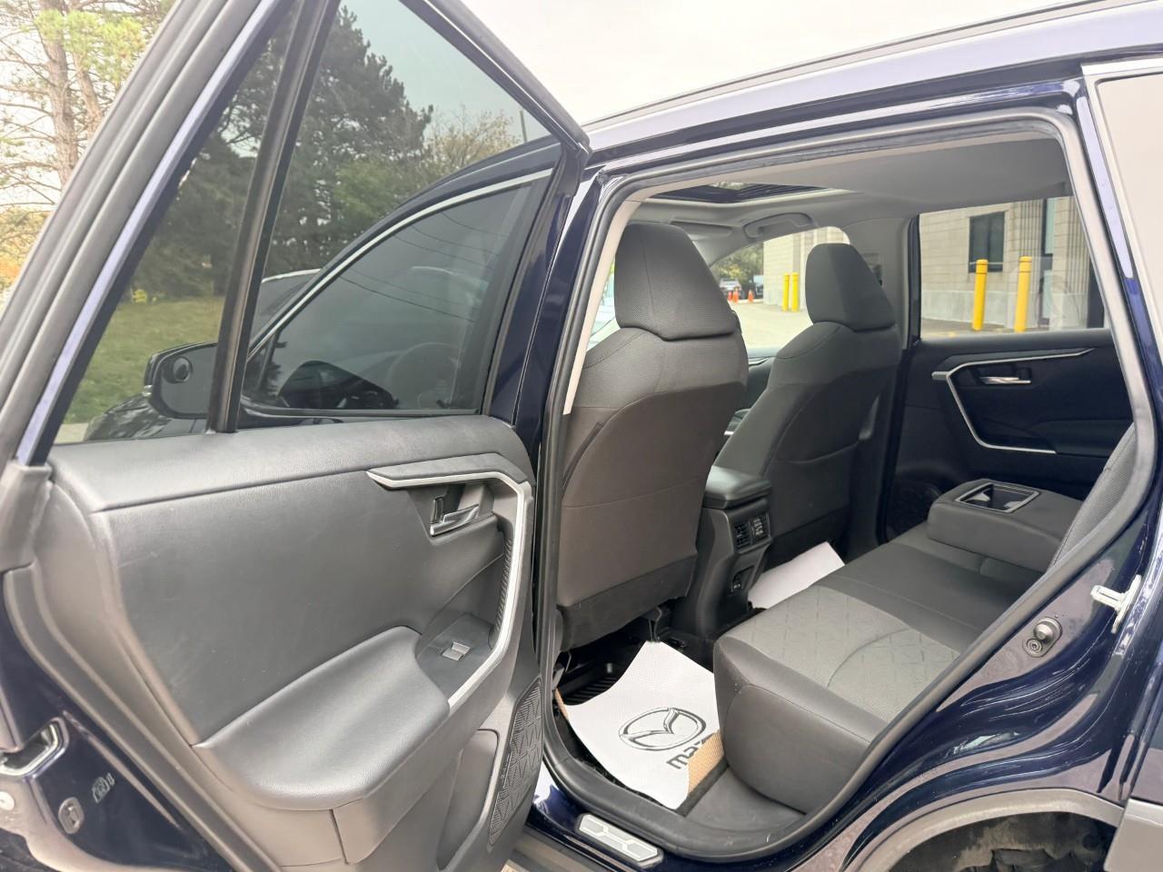 2023 Toyota RAV4 XLE 4dr All-wheel Drive Photo