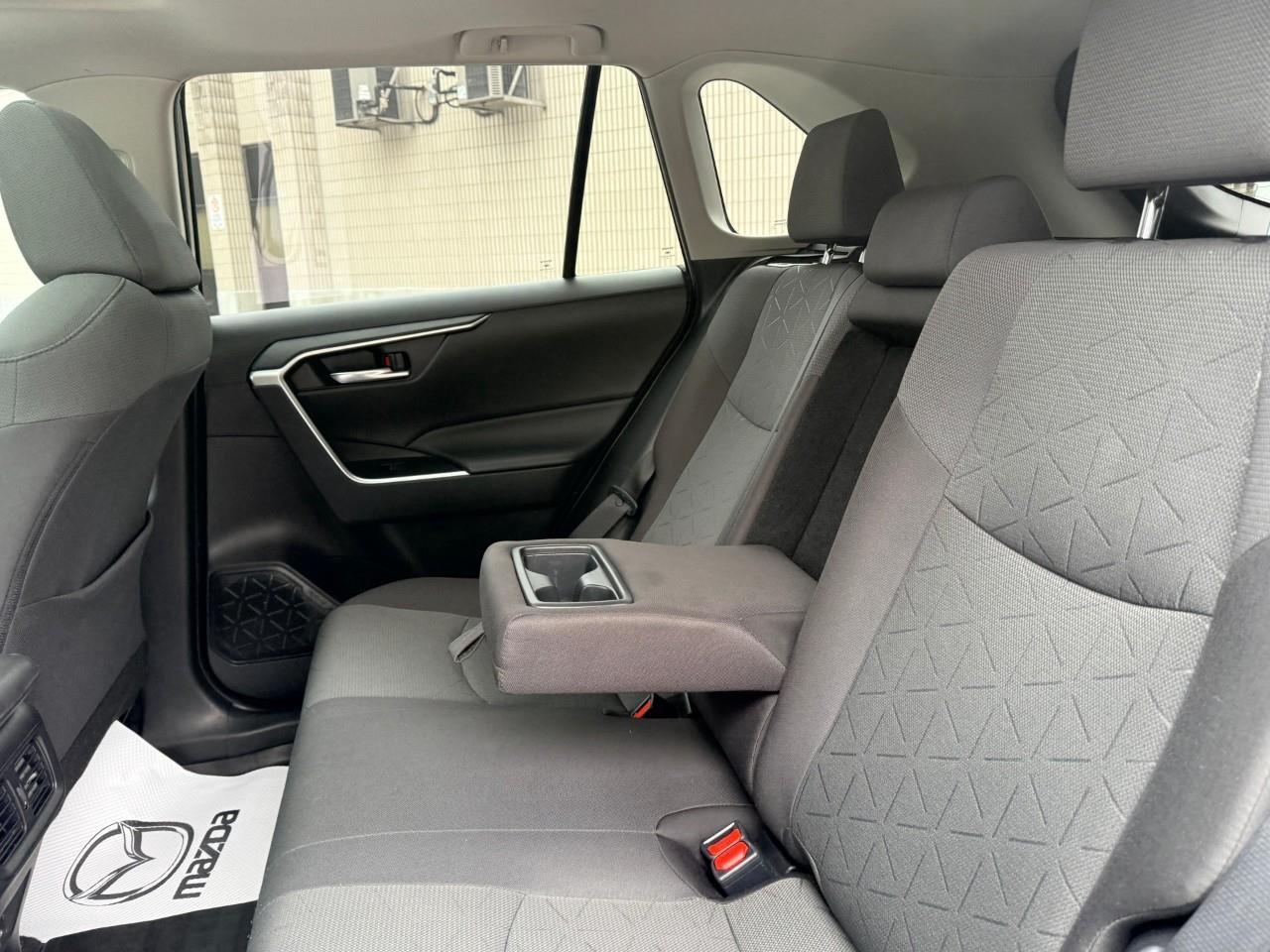 2023 Toyota RAV4 XLE 4dr All-wheel Drive Photo