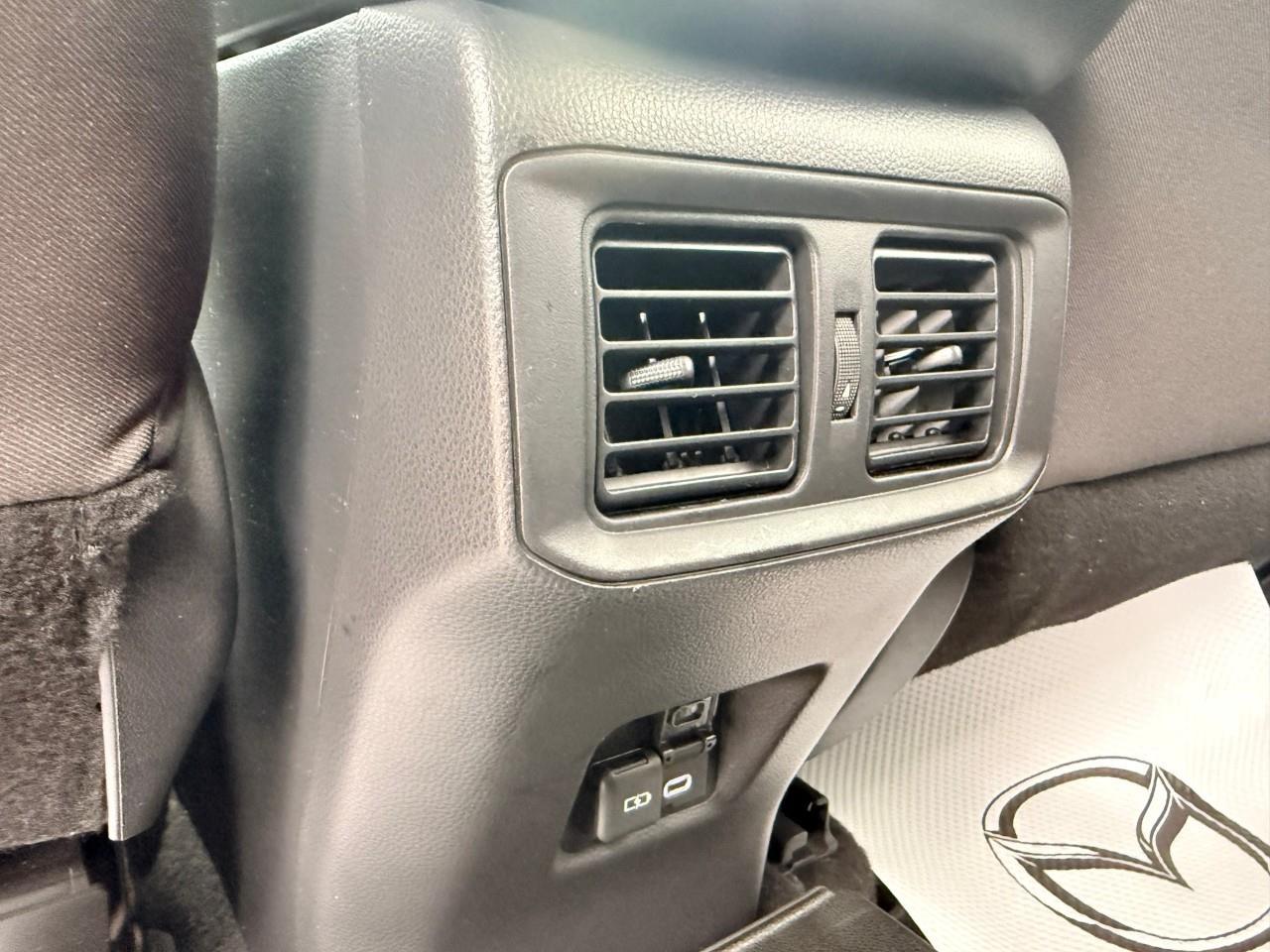 2023 Toyota RAV4 XLE 4dr All-wheel Drive Photo