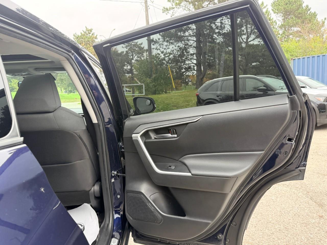 2023 Toyota RAV4 XLE 4dr All-wheel Drive Photo