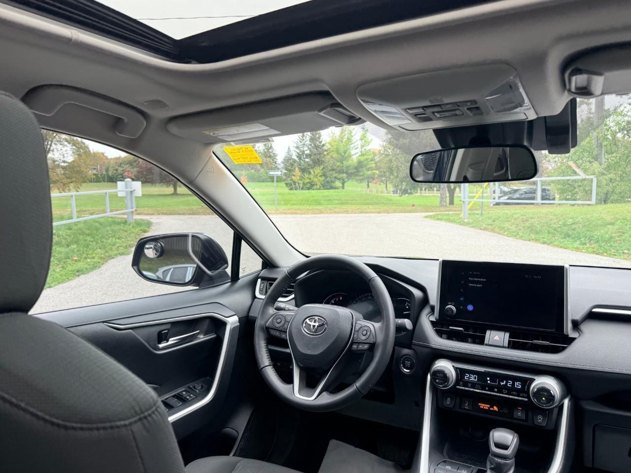 2023 Toyota RAV4 XLE 4dr All-wheel Drive Photo