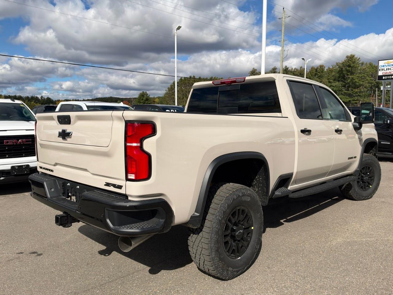2026 Chevrolet SILVERADO 2500HD 4WD Crew Cab Standard Box ZR2 Photo