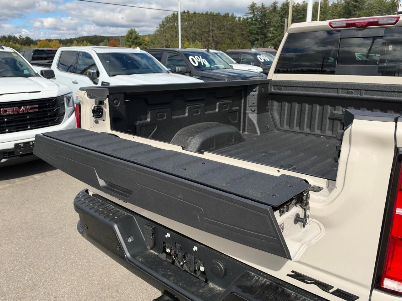 2026 Chevrolet SILVERADO 2500HD 4WD Crew Cab Standard Box ZR2 Photo