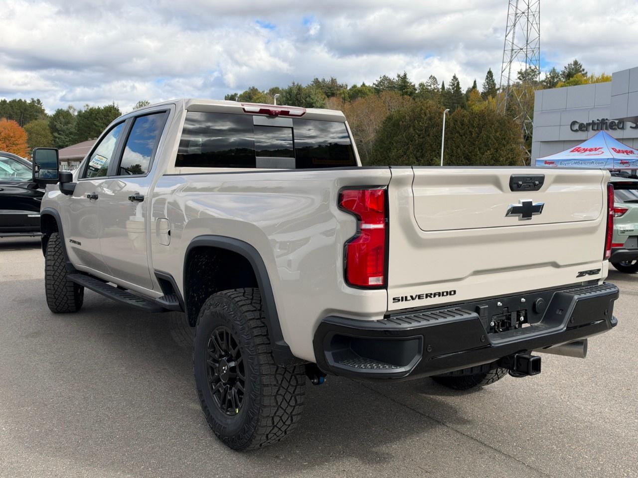 2026 Chevrolet SILVERADO 2500HD 4WD Crew Cab Standard Box ZR2 Photo