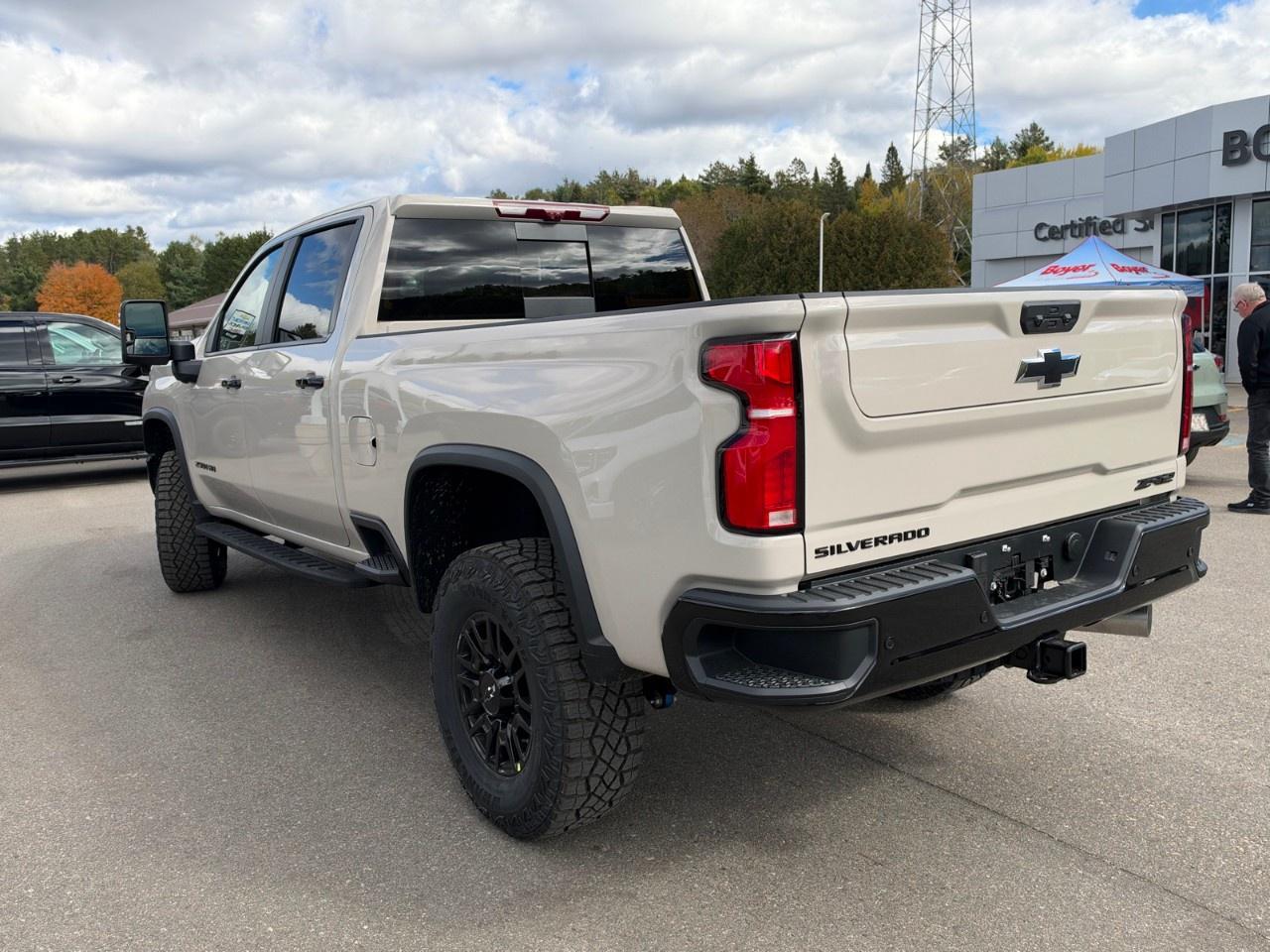 2026 Chevrolet SILVERADO 2500HD 4WD Crew Cab Standard Box ZR2 Photo