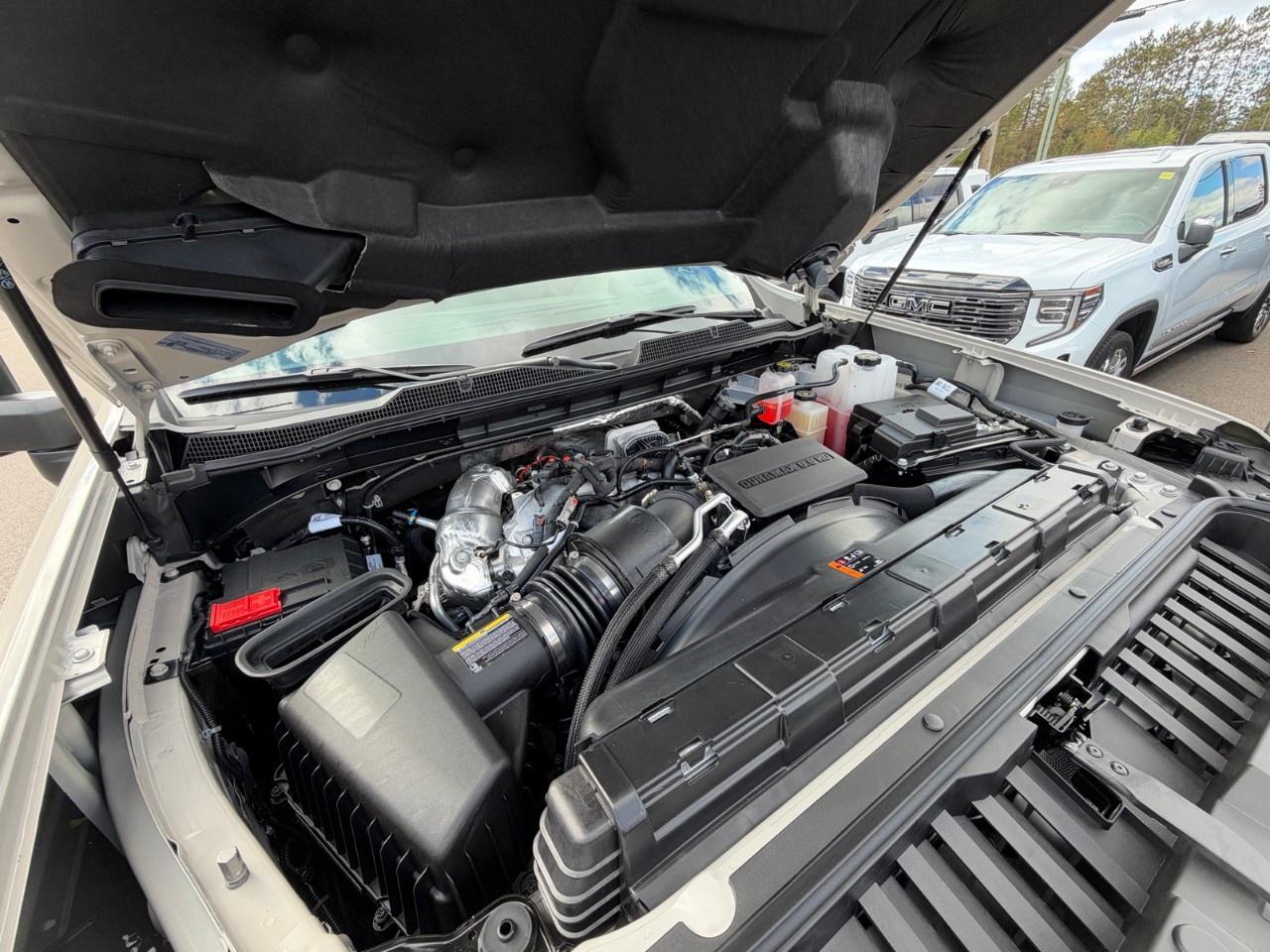 2026 Chevrolet SILVERADO 2500HD 4WD Crew Cab Standard Box ZR2 Photo