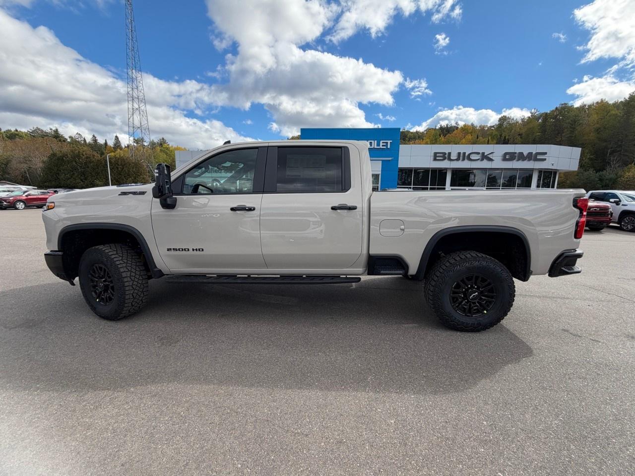2026 Chevrolet SILVERADO 2500HD 4WD Crew Cab Standard Box ZR2 Photo