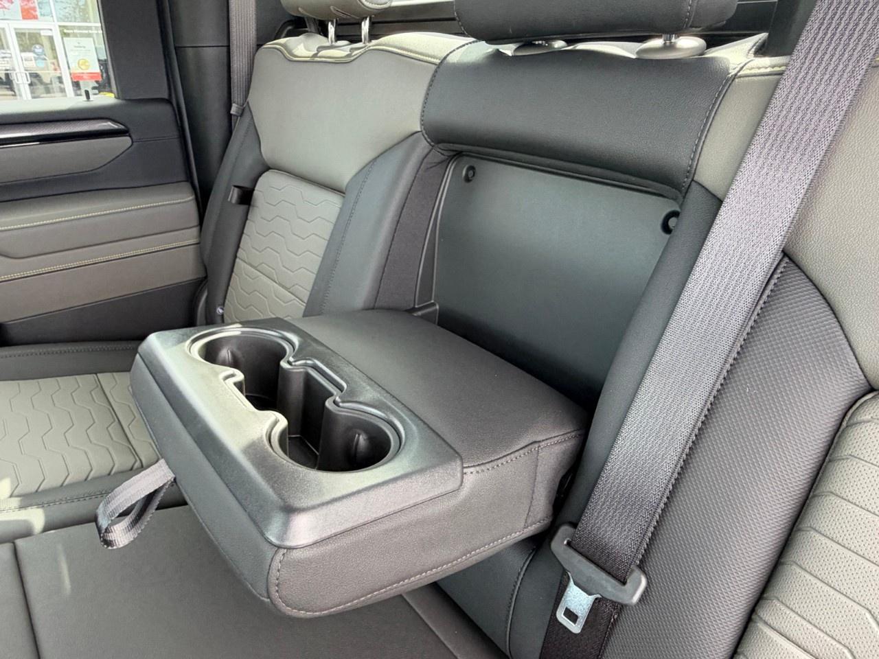 2026 Chevrolet SILVERADO 2500HD 4WD Crew Cab Standard Box ZR2 Photo