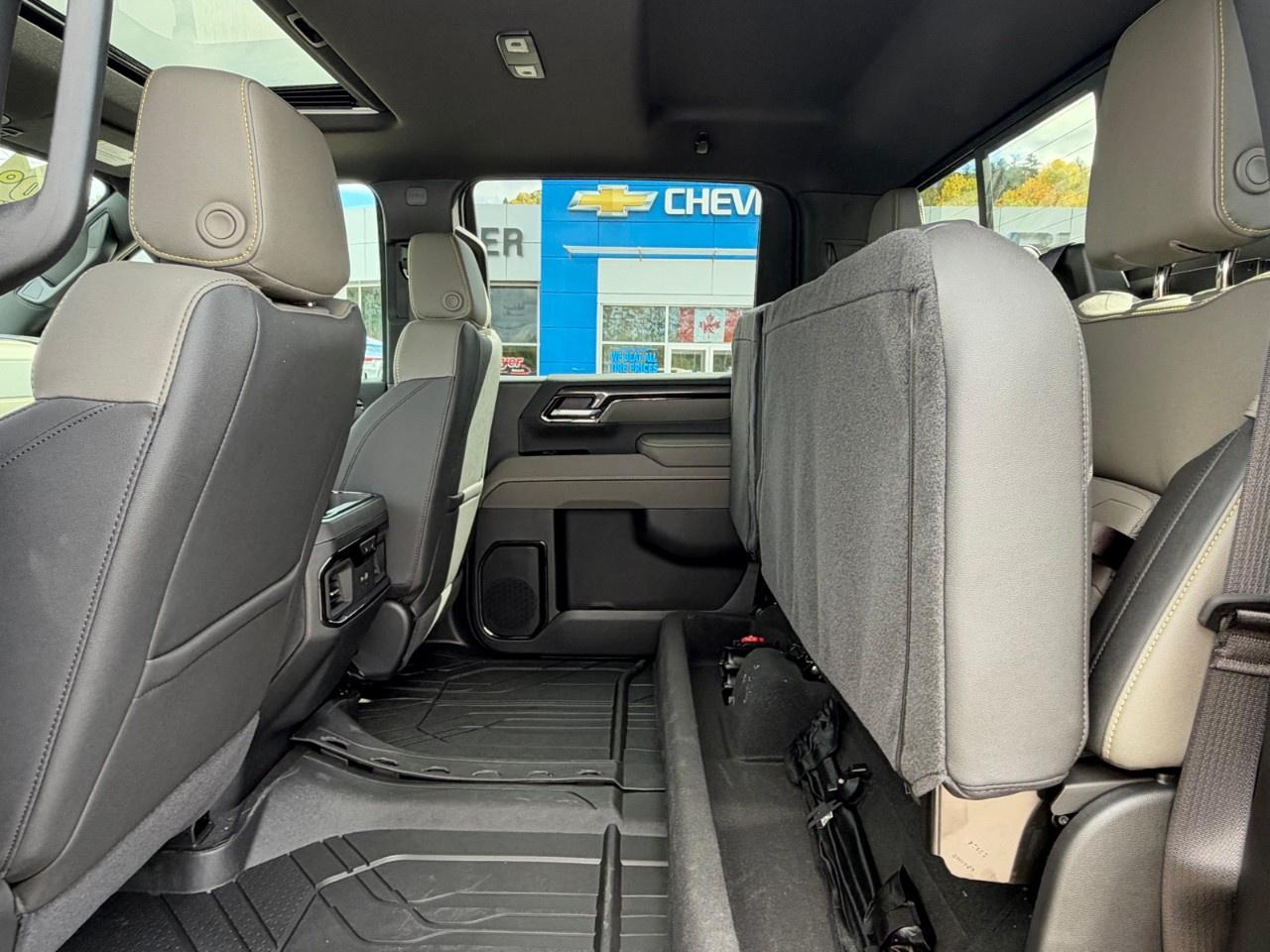 2026 Chevrolet SILVERADO 2500HD 4WD Crew Cab Standard Box ZR2 Photo