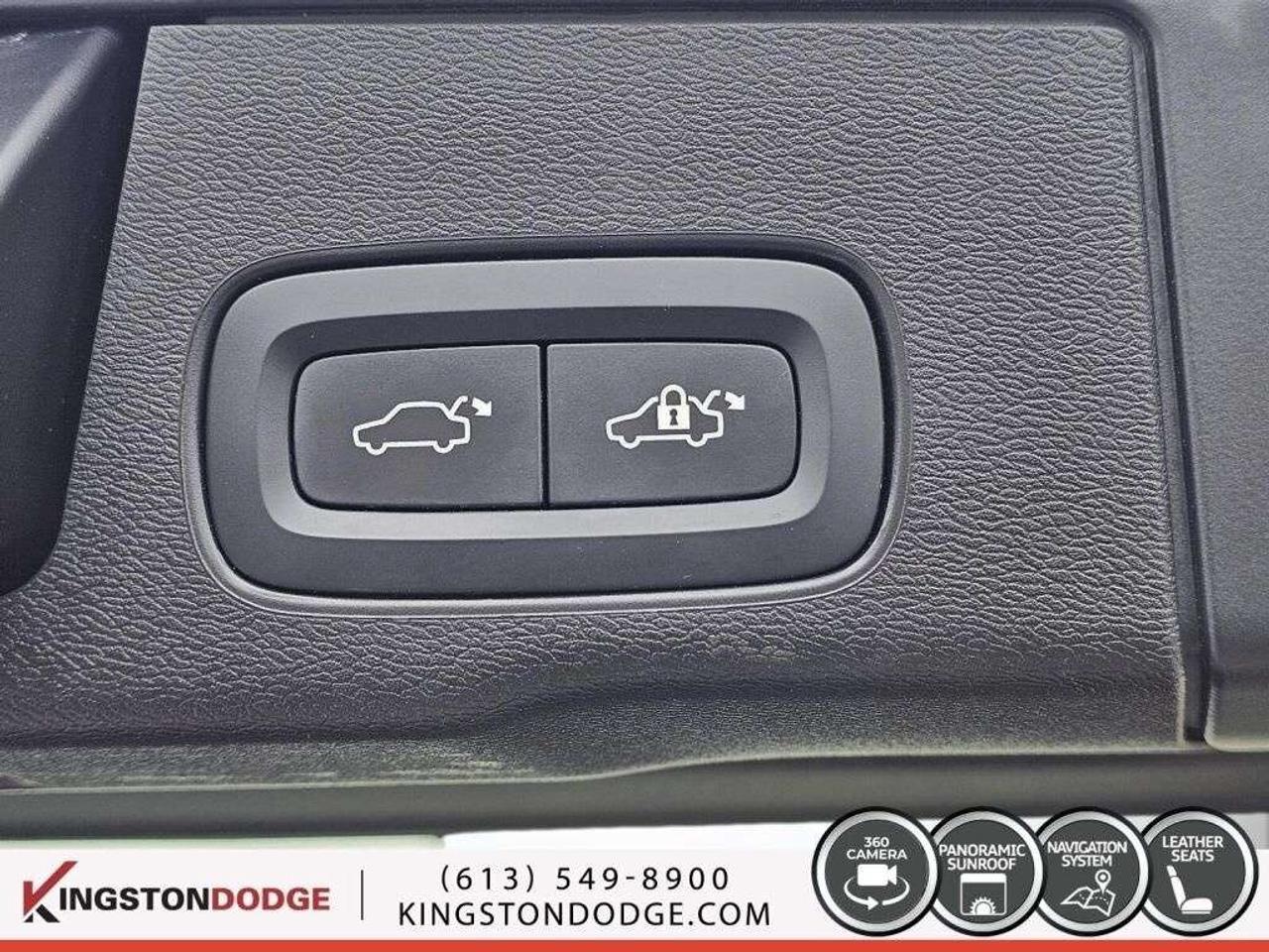 2022 Volvo XC60 Inscription AWD Photo