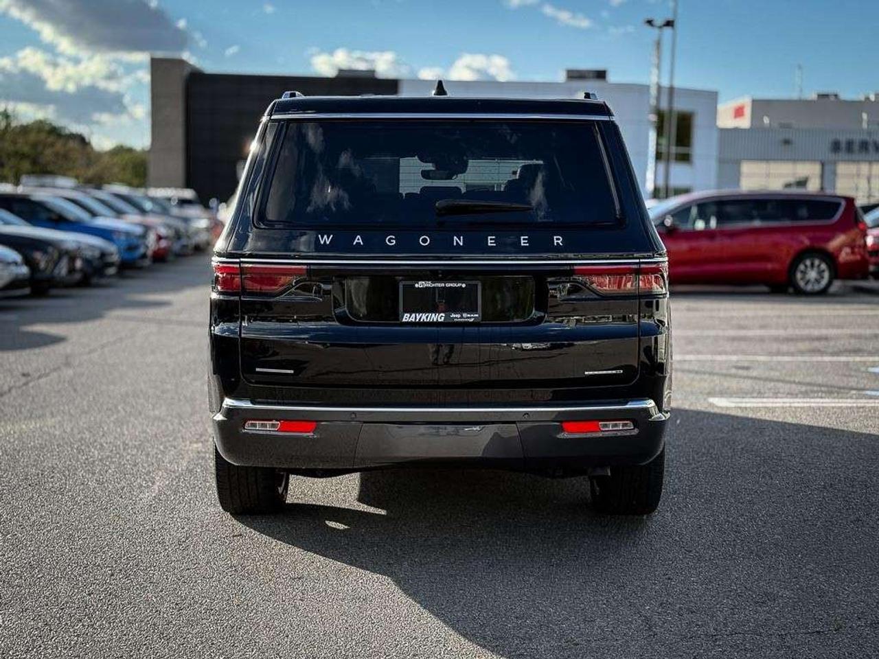 2022 Jeep Wagoneer Series II   3-PANEL SUNROOF   HEATED/VENTED LTHR Photo