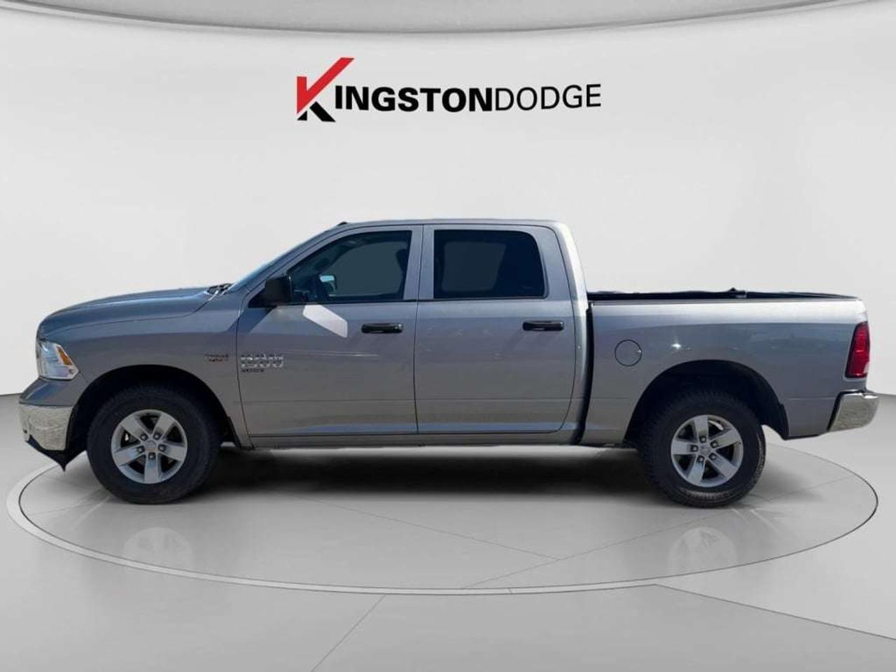 2023 RAM 1500 SLT 4WD   5.7L HEMI V8! Photo5